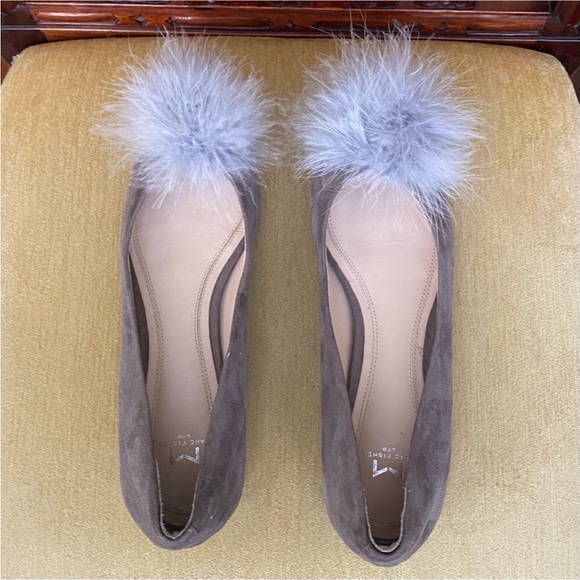 Marc Fisher Synal Grey Suede Pointed Toe Flats with Marabou Feathers Pom-Poms - Picture 11 of 13